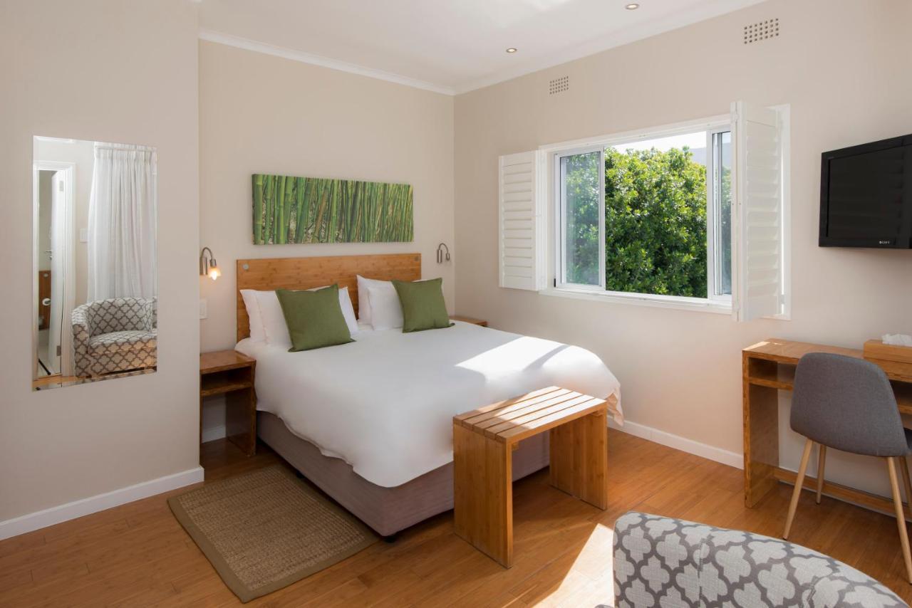 Bamboo Guest House Hermanus Exterior photo